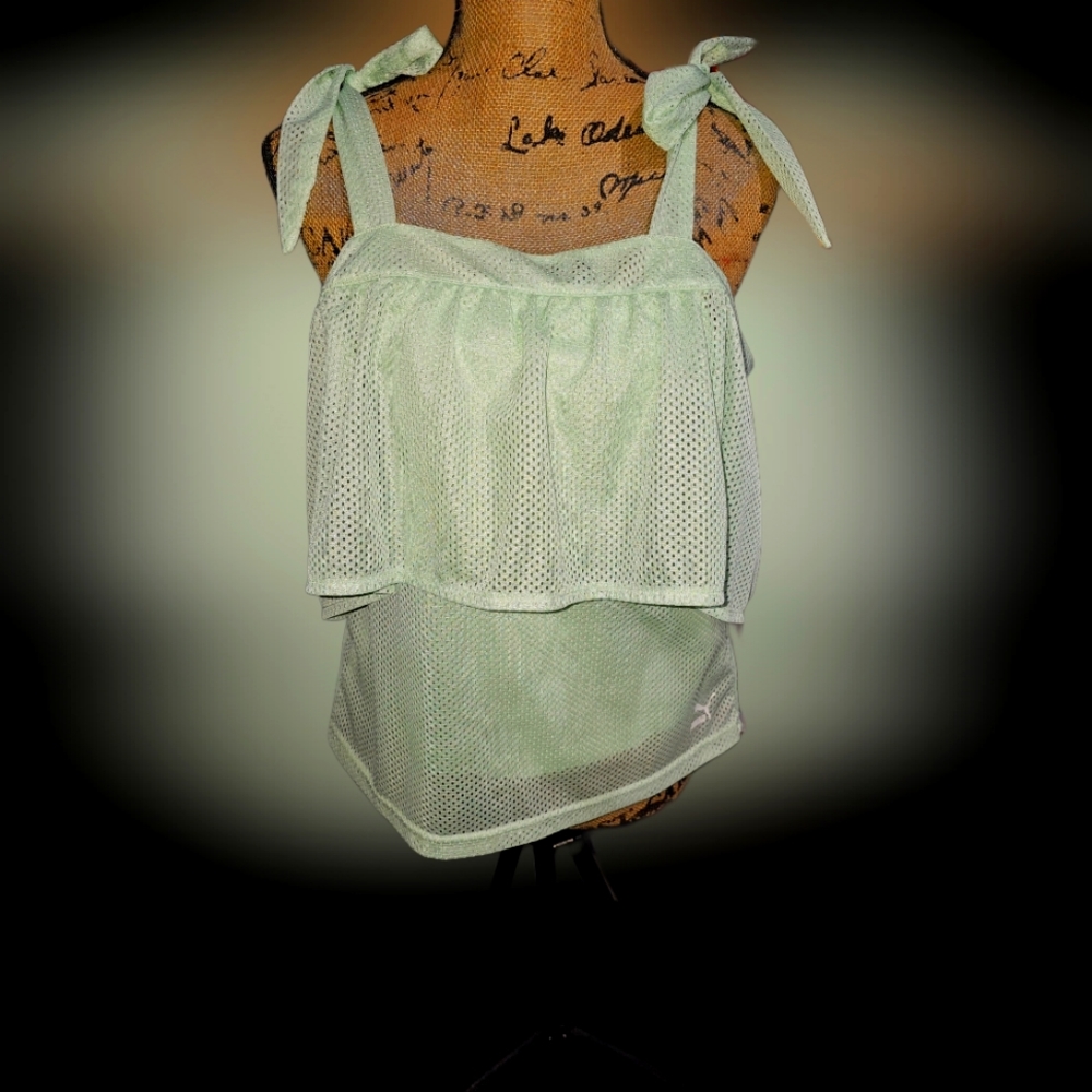 Women's athletic blouse
